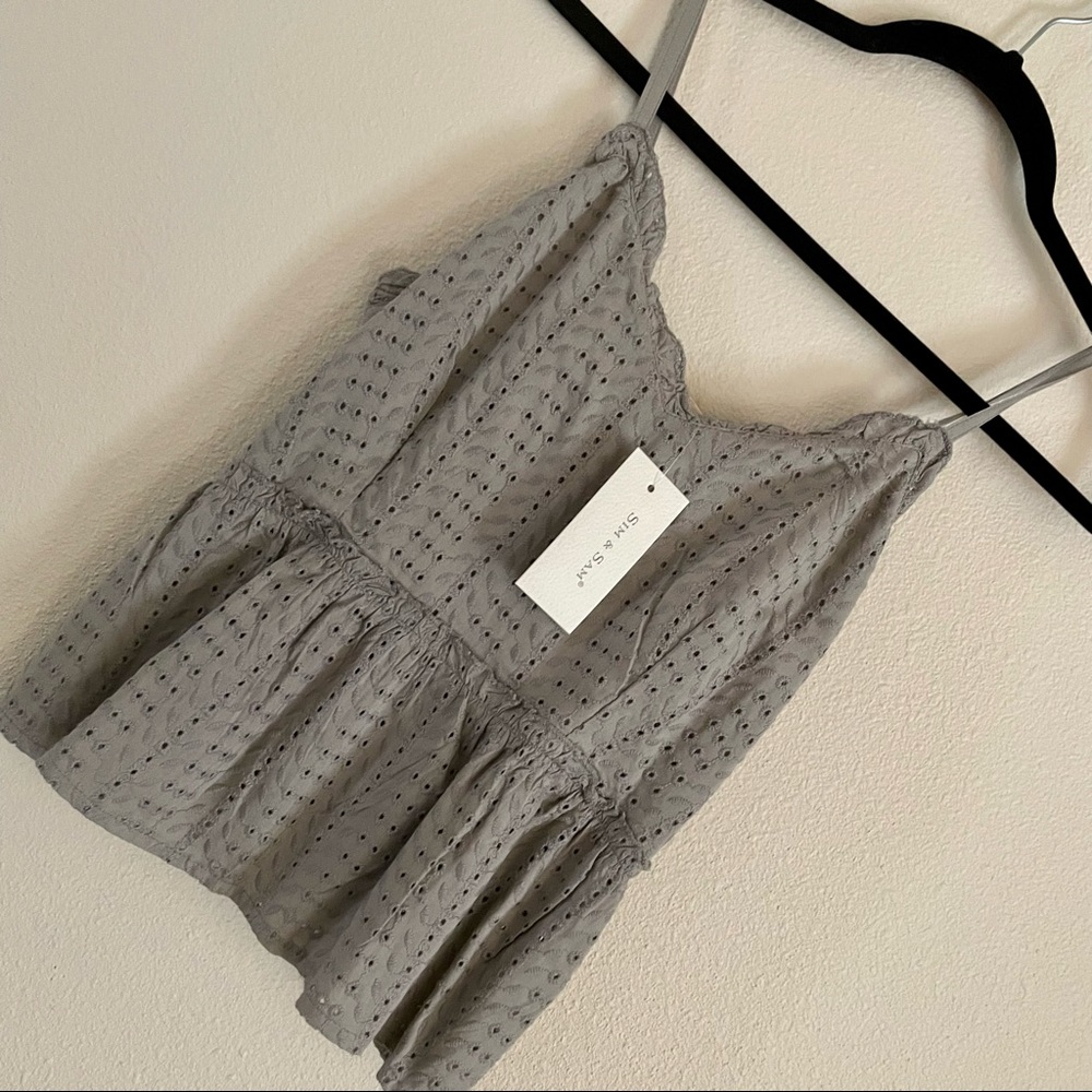*NWT* [SIM & SAM] EYELET CROPPED TANK